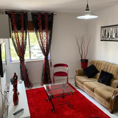 Cozy T+2 - 5 Mins To Praia Da Rocha Apartment *
