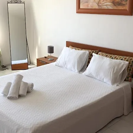Cozy T+2 - 5 Mins To Praia Da Rocha *